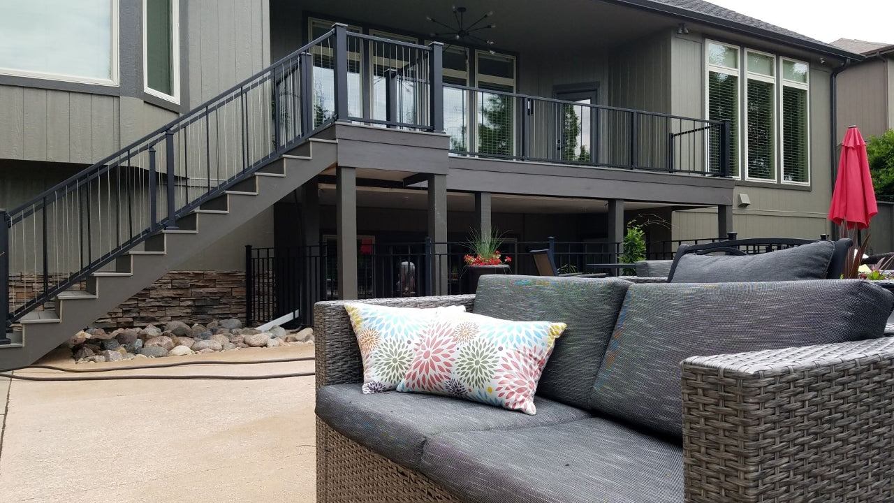 Outdoor venue back yard deck to entertain, Vertical Cable or any cable gives an open and inviting living space great for get togethers and parties