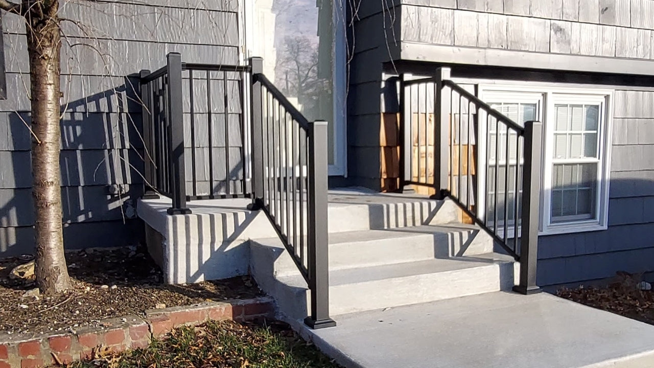 DekPro Prestige Front Porch alumnium handrail keeps everyone safe as they travel up and down the stairs 