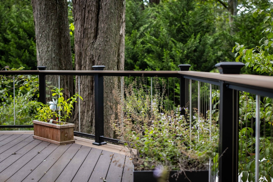 Chesapeak Vertical cable rail with deck board for top cap