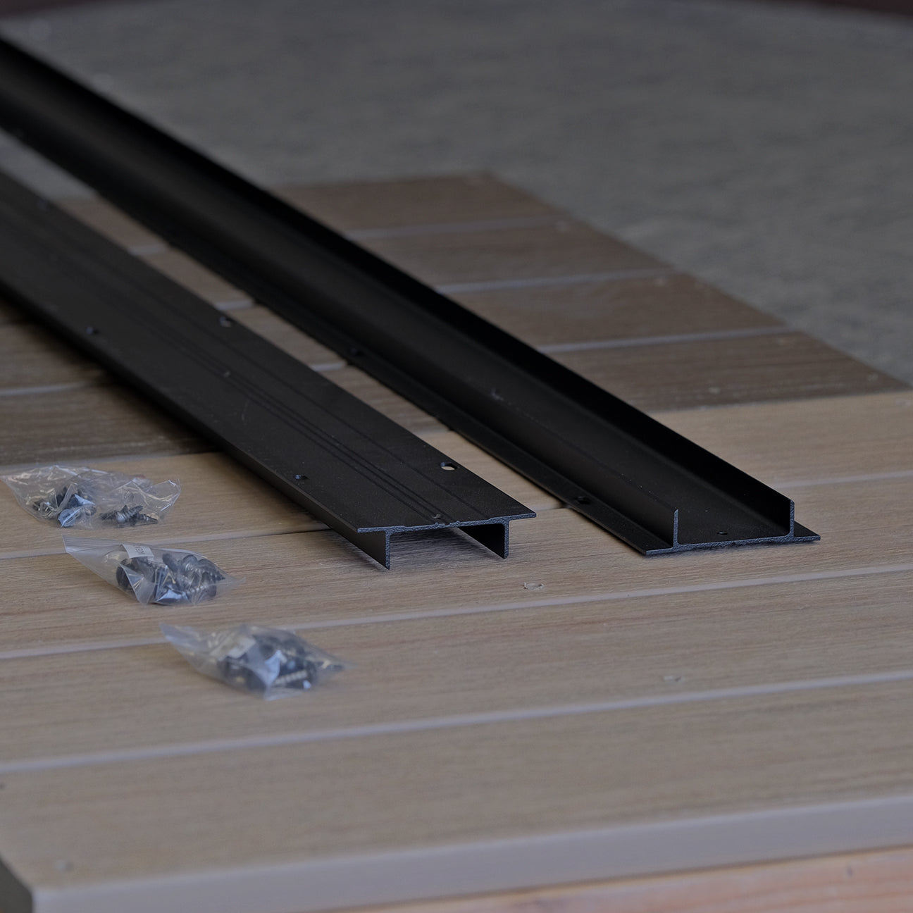 Elevation RDI Drink Rail Adapter Kit attaches to the top of Elevation Top Rails to convert the railing to drinkrail