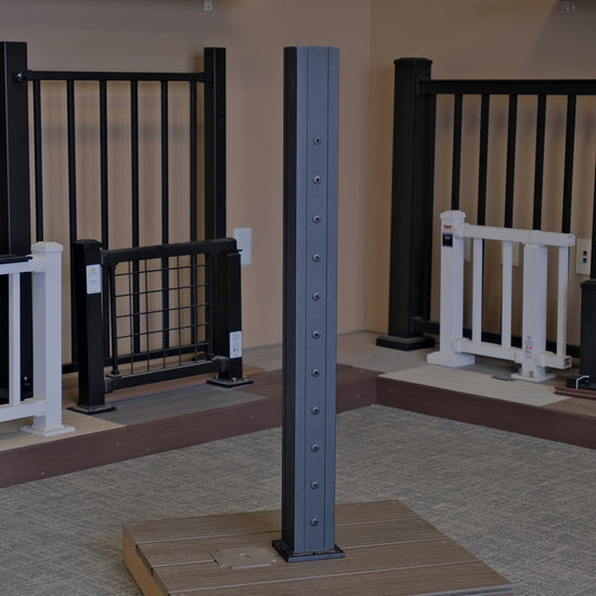 KeyLink 3.25"x3.25" Level End Cable Post Horizontal Base Surface mount