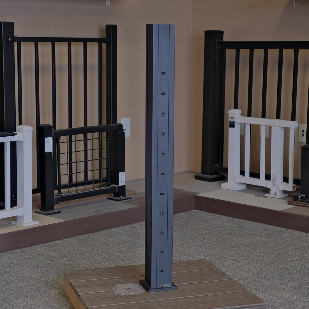 KeyLink Line 3.25" Horizontal Cable Post in Black