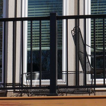 DekPro Prestige Textured Black level aluminum post attached to level rail.