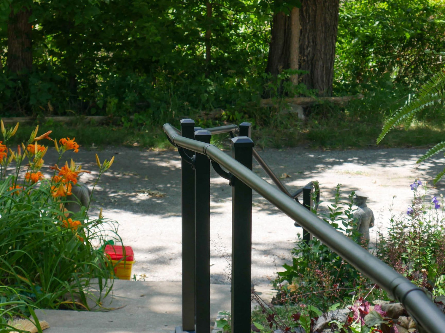 Continuous handrail by westbury along a windey walkway